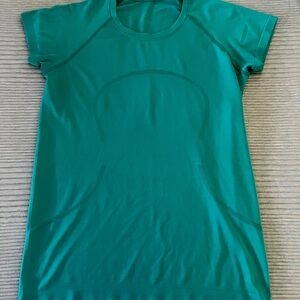 Lululemon Swiftly Tech Short-Sleeve Shirt 2.0